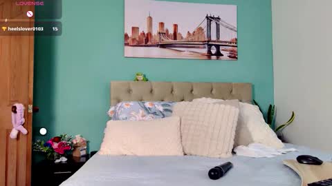 Snapshot of reese_yanella chatting on October 8, 2025, 4:59 pm Yanella online show from October 8, 2025, 4:59 pm