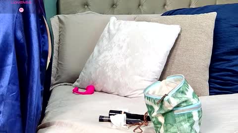 Snapshot of reese_yanella chatting on October 25, 2025, 11:07 am Yanella online show from October 25, 2025, 11:07 am