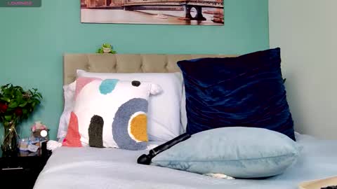 Snapshot of reese_yanella chatting on October 30, 2025, 5:35 pm Yanella online show from October 30, 2025, 5:35 pm