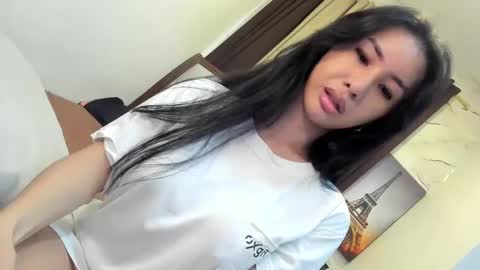 Snapshot of reevasavage chatting on March 10, 2025, 3:30 pm Amari online show from March 10, 2025, 3:30 pm