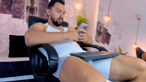 Regan online show from December 2, 2025, 1:11 am