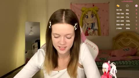 Snapshot of regeniastetson chatting on October 28, 2025, 12:09 pm Lucy online show from October 28, 2025, 12:09 pm