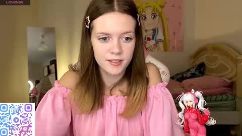 Snapshot of regeniastetson chatting on November 2, 2025, 12:29 pm Lucy online show from November 2, 2025, 12:29 pm