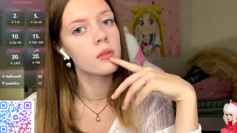 Snapshot of regeniastetson chatting on November 3, 2025, 12:28 pm Lucy online show from November 3, 2025, 12:28 pm