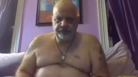 Snapshot of reggieroux chatting on October 12, 2025, 7:51 am reggie online show from October 12, 2025, 7:51 am