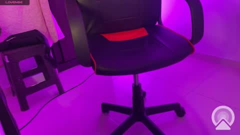 regina_mills_milk online show from October 18, 2025, 2:36 am