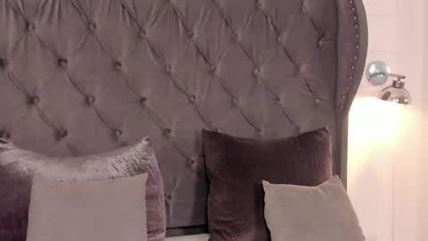 Regina  online show from January 16, 2026, 3:10 am