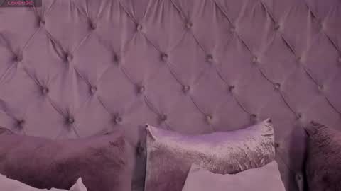 Regina  online show from February 12, 2026, 11:44 pm