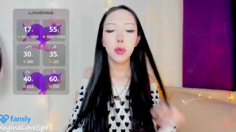 Snapshot of reginainspace chatting on February 12, 2025, 12:16 am Regina online show from February 12, 2025, 12:16 am