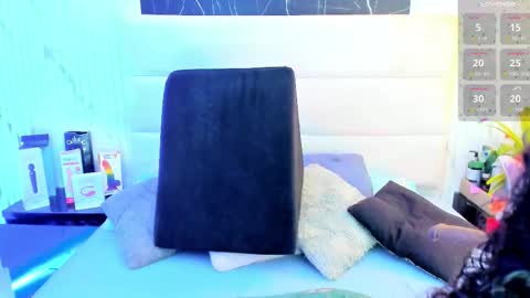 reginavegaa online show from October 27, 2025, 11:36 am