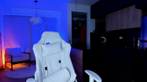 Snapshot of reichel_gray chatting on June 15, 2026, 2:47 am REICHEL online show from June 15, 2026, 2:47 am