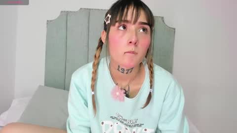 Snapshot of reikaminato chatting on October 4, 2025, 3:43 pm Reika online show from October 4, 2025, 3:43 pm