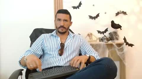   REIKO  online show from October 7, 2025, 4:04 pm