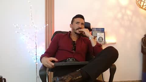   REIKO  online show from January 13, 2026, 3:39 pm