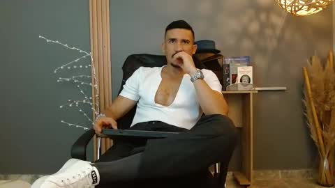   REIKO  online show from February 13, 2026, 2:57 pm