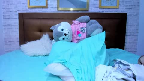 Snapshot of reina_loren chatting on January 26, 2025, 12:48 am reina_loren online show from January 26, 2025, 12:48 am