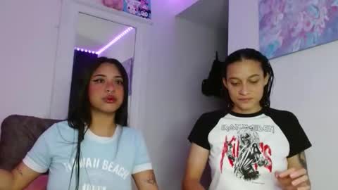 reina_reina online show from March 27, 2026, 4:40 am