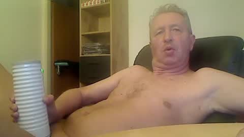 reini7211 online show from June 14, 2026, 10:45 pm