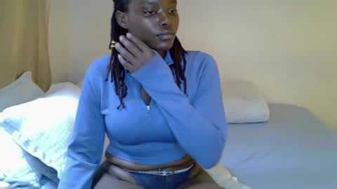 Snapshot of rem010a chatting on November 20, 2025, 8:14 am rem010a online show from November 20, 2025, 8:14 am