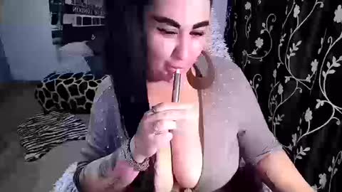 Desyree online show from March 10, 2026, 8:47 pm