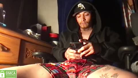 Snapshot of remi_d33 chatting on January 1, 2025, 9:39 am Remi D online show from January 1, 2025, 9:39 am