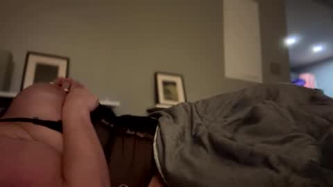 Snapshot of remmissecrets chatting on January 9, 2025, 1:50 am remmissecrets online show from January 9, 2025, 1:50 am