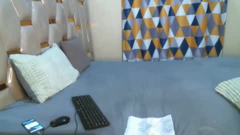remmyqueen online show from April 1, 2026, 1:41 pm