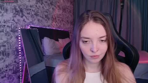 Snapshot of renary_sweet chatting on September 9, 2025, 5:23 pm Renary online show from September 9, 2025, 5:23 pm