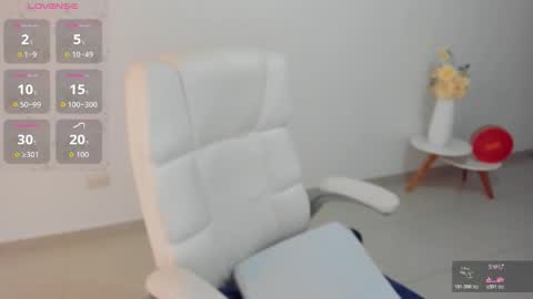 Snapshot of renata_t_ chatting on October 25, 2025, 10:56 am RENATA online show from October 25, 2025, 10:56 am