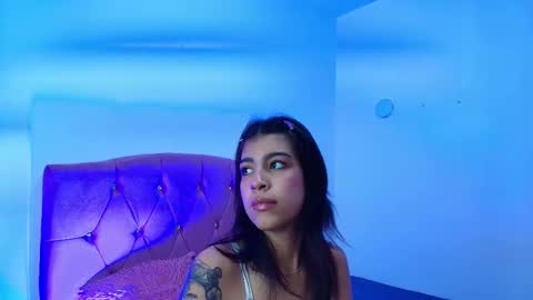 renata_velvet online show from March 12, 2026, 11:38 am