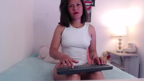 renataj online show from October 24, 2025, 11:34 pm