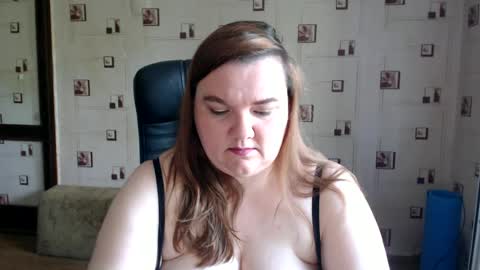 Snapshot of renataoia chatting on June 27, 2026, 9:47 am renataoia online show from June 27, 2026, 9:47 am