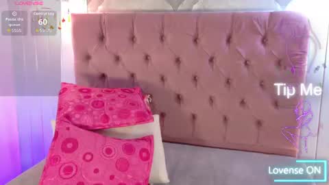 RenataPeach online show from June 13, 2026, 2:42 am