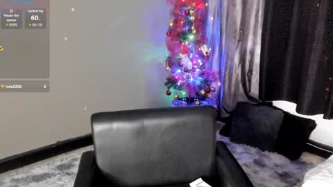 Snapshot of renatawilsom chatting on December 21, 2024, 5:40 pm renatawilsom online show from December 21, 2024, 5:40 pm