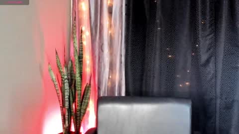 Snapshot of renatawilsom chatting on January 4, 2025, 1:21 pm renatawilsom online show from January 4, 2025, 1:21 pm