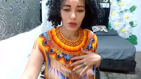 Snapshot of renattabecerra chatting on January 14, 2025, 11:16 pm Renatta online show from January 14, 2025, 11:16 pm