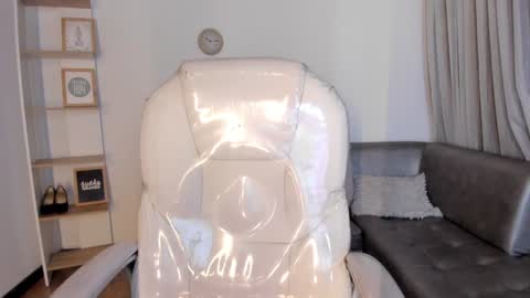 renaxi_smith online show from January 25, 2025, 8:10 pm