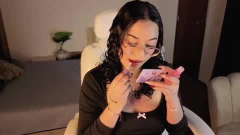 renaxi_smith online show from January 5, 2026, 7:50 pm