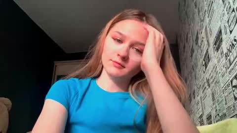 Snapshot of renaypoulsen chatting on October 4, 2025, 4:43 am Sasha online show from October 4, 2025, 4:43 am