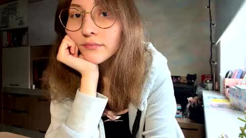 Snapshot of renayreisdorf chatting on February 16, 2026, 9:49 am Mia online show from February 16, 2026, 9:49 am