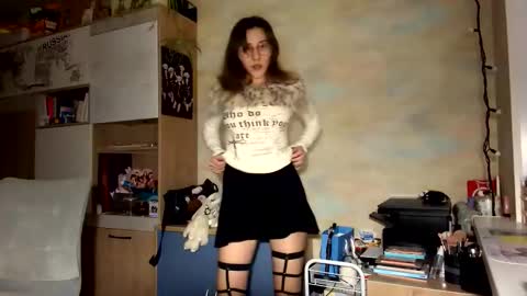 Snapshot of renayreisdorf chatting on February 18, 2026, 4:58 pm Mia online show from February 18, 2026, 4:58 pm