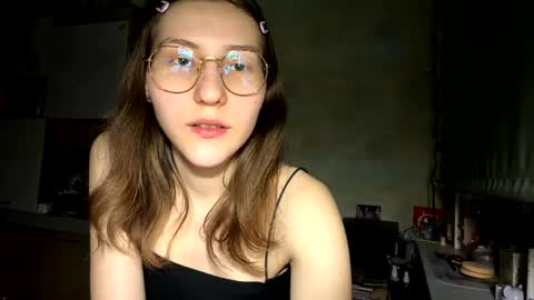 Mia online show from March 27, 2026, 5:56 pm