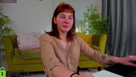 Snapshot of rene_shine chatting on November 14, 2025, 3:22 pm rene_shine online show from November 14, 2025, 3:22 pm