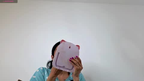 Rena online show from May 26, 2026, 3:13 am