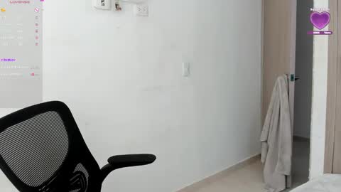 Snapshot of renell_aiston chatting on January 16, 2025, 7:41 pm RENELL online show from January 16, 2025, 7:41 pm