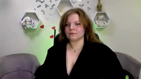 Sweet Renesmee online show from September 17, 2025, 9:44 am