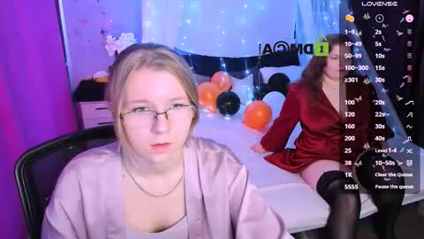 Snapshot of renesmee_sunset chatting on October 30, 2025, 10:06 am Sweet Renesmee online show from October 30, 2025, 10:06 am