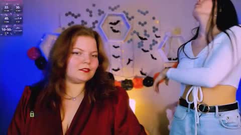 Snapshot of renesmee_sunset chatting on November 2, 2025, 9:55 am Sweet Renesmee online show from November 2, 2025, 9:55 am