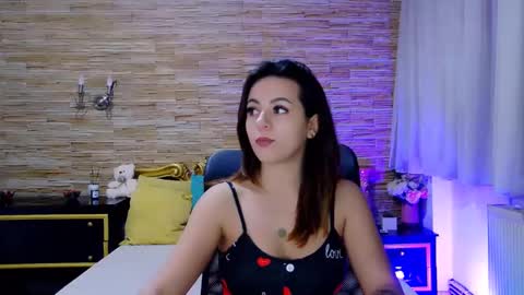 Snapshot of renesmesweet chatting on February 4, 2025, 12:33 pm renesmesweet online show from February 4, 2025, 12:33 pm