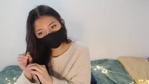 reni_tendress online show from February 20, 2025, 3:41 pm